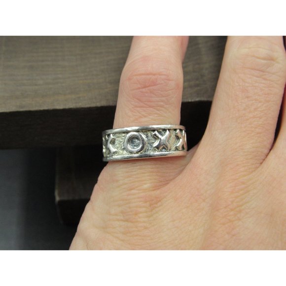 Size 6.75 Sterling Silver Tarnished Thick XOXO Band Ring Vintage Statement - Picture 2 of 7